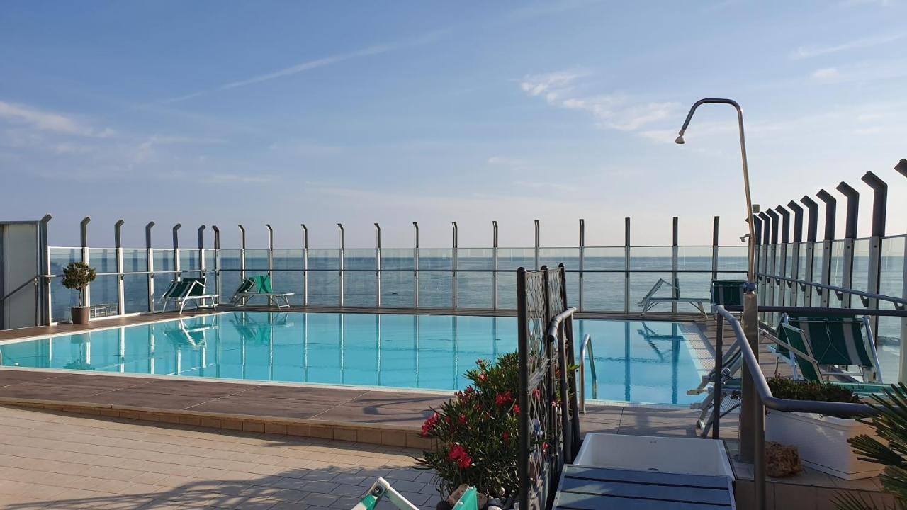 Hotel Napoleon Gabicce Mare Extérieur photo