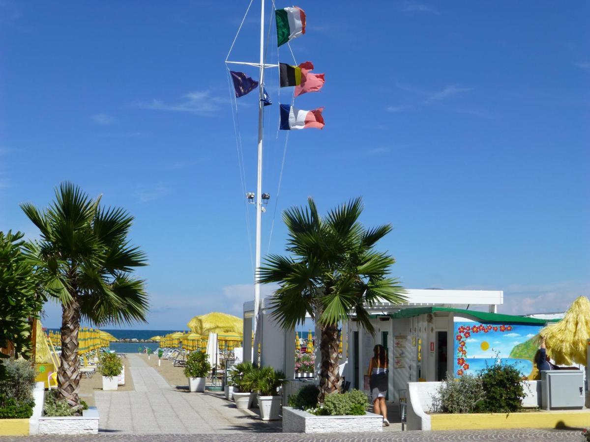 Hotel Napoleon Gabicce Mare Extérieur photo