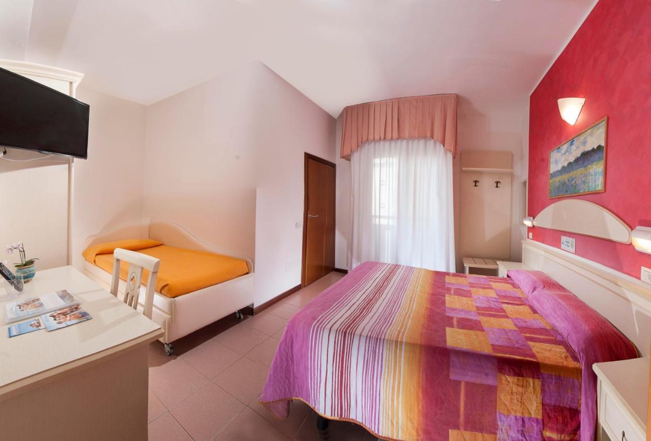Hotel Napoleon Gabicce Mare Extérieur photo